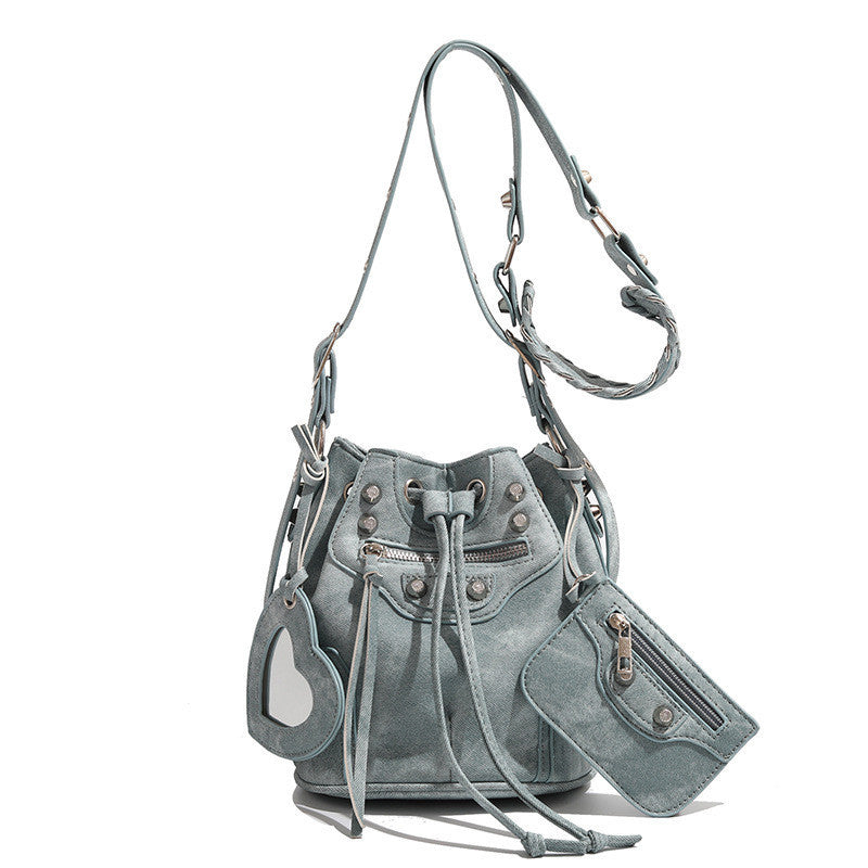 Ielgy Ladies All-Match Drawstring Silver Female Bag Fashion Bucket Bag Rivet Motorcycle Bag Casual Commuter Shoulder Messenger
