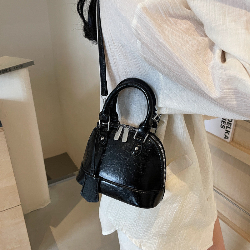 Ielgy Silver Bag Fashionable Design Niche Shoulder Crossbody Ladies Portable Shell Bag