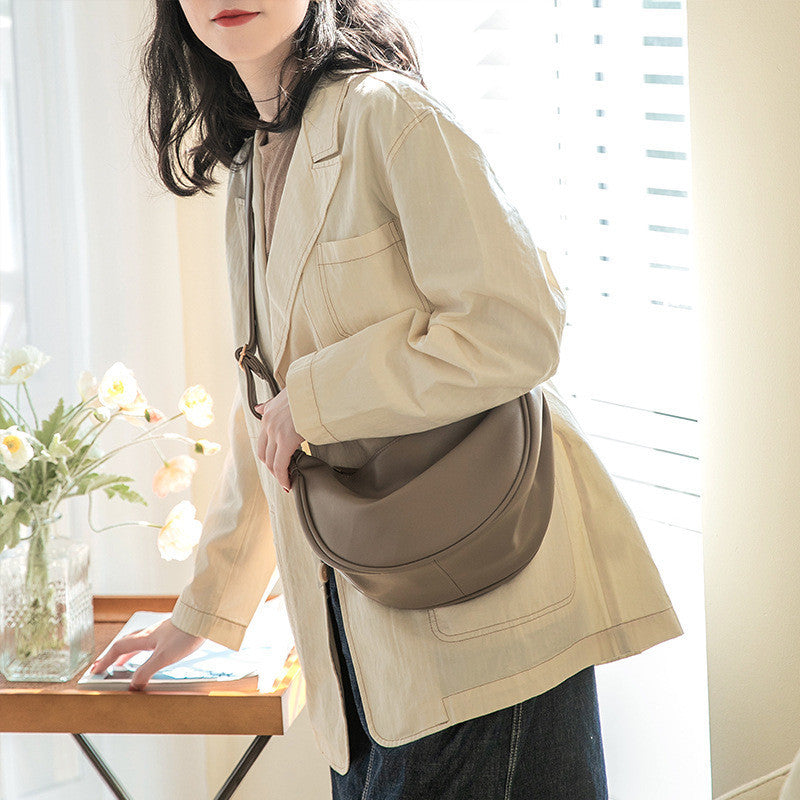 Ielgy Ladies Black PU Soft Leather Dumpling Bag Korean Version Shoulder Niche Crossbody Bag