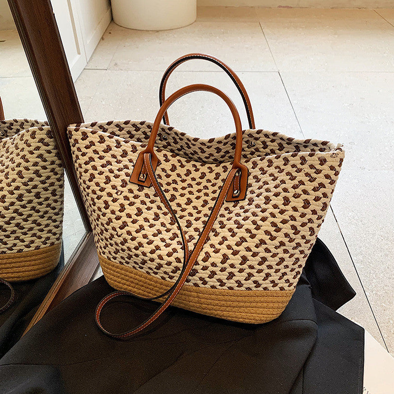 Ielgy Bohemian Style Hand-Woven Bag Seaside Vacation Travel Straw Woven Large Capacity Leisure Simple Commuter Female Bag