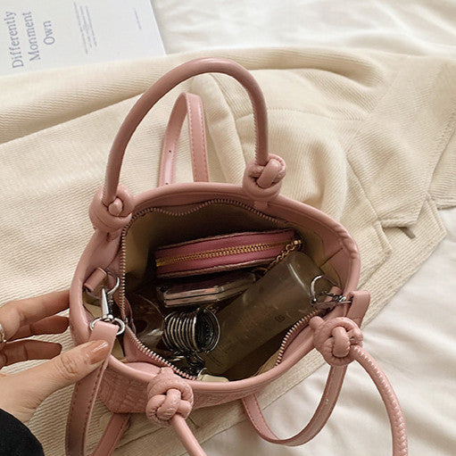 Ielgy Woven Bag Female Large-Capacity All-Match Messenger Bag Casual Portable Buck