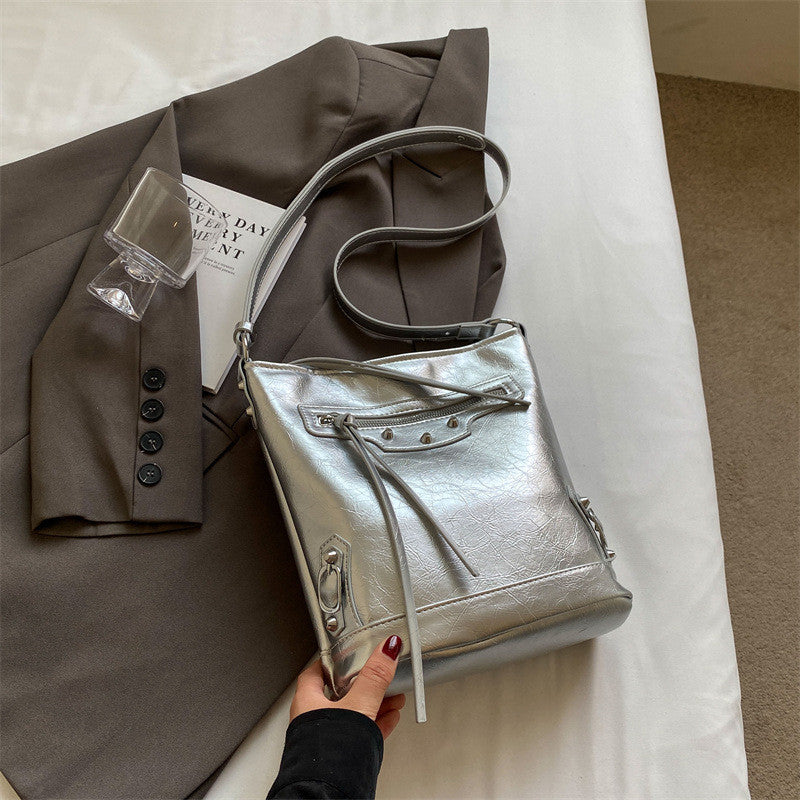 Ielgy Portable Large-Capacity Silver Tote Bag Ladies High-End Korean Version Diagonal One-Shoulder Travel Bag
