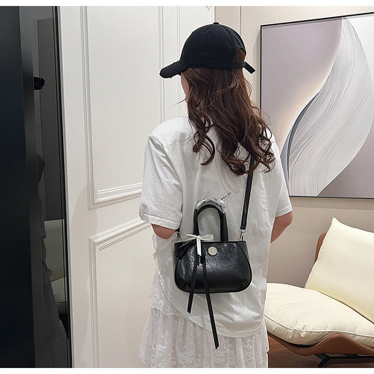 Ielgy High-End Texture All-Match Shoulder Messenger Bag Fashion Silver Portable Small Square Bag
