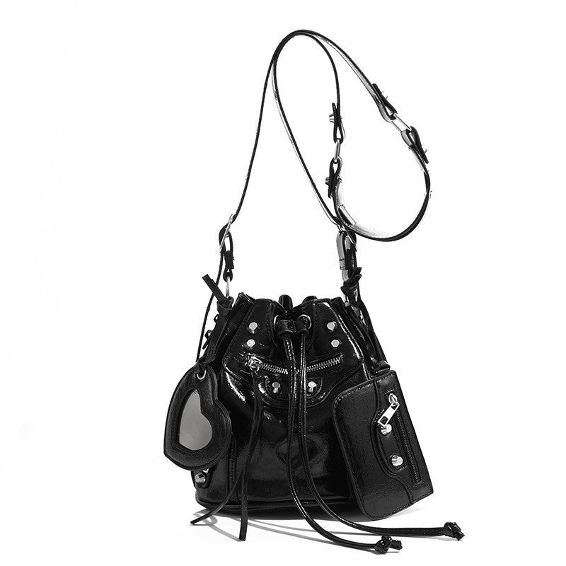 Ielgy Ladies All-Match Drawstring Silver Female Bag Fashion Bucket Bag Rivet Motorcycle Bag Casual Commuter Shoulder Messenger