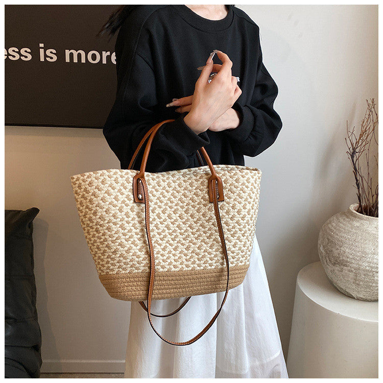 Ielgy Bohemian Style Hand-Woven Bag Seaside Vacation Travel Straw Woven Large Capacity Leisure Simple Commuter Female Bag