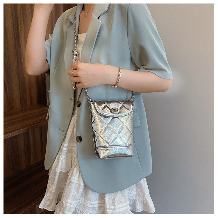 Ielgy Diamond Chain Silver Niche Design Fashion One-Shoulder Messenger Bag High-End Bucket Bag