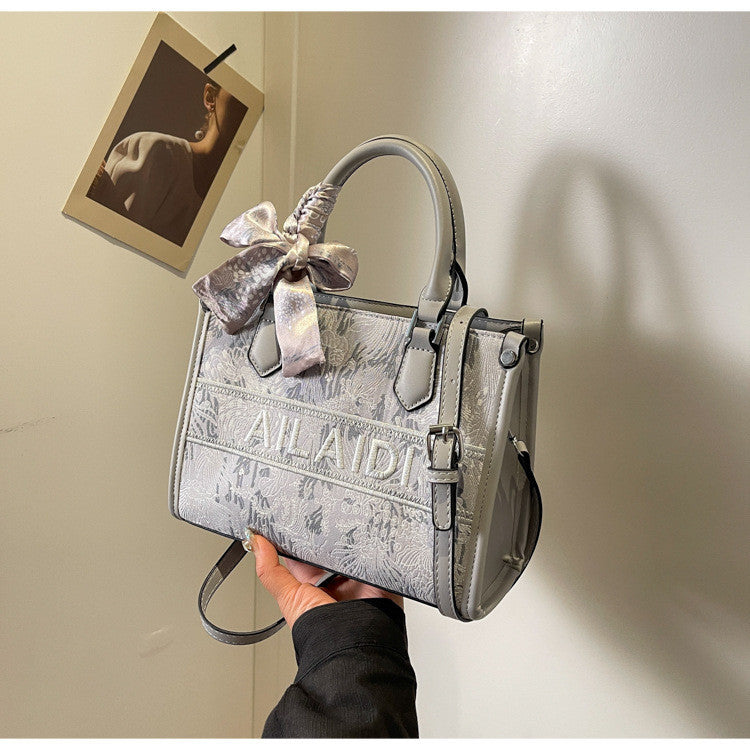 Ielgy Large-Capacity Commuter Tote Bag High-End Embroidered Pattern Portable One-Shoulder