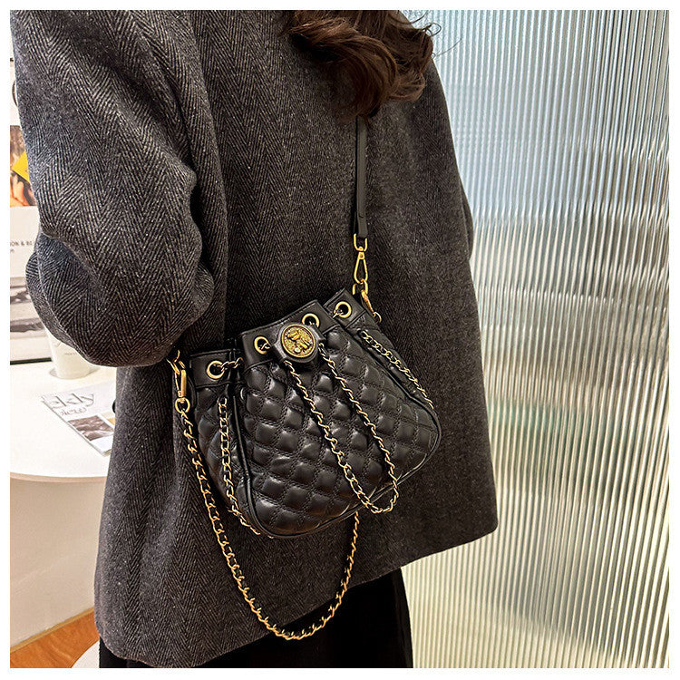 Ielgy Large Capacity Fashionable Diamond Chain Bag Shoulder Bucket Bag