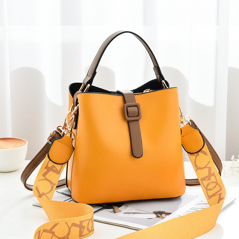 Ielgy Female Broadband Messenger Bag Korean Version Fashion Large Capacity Bucket Bag