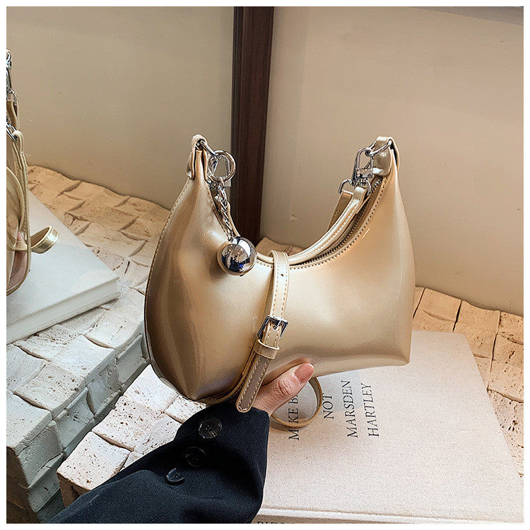 Ielgy Silver Patent Leather Crescent Moon Underarm Bag Korean Version High-End Bell Shoulder Messenger Bag