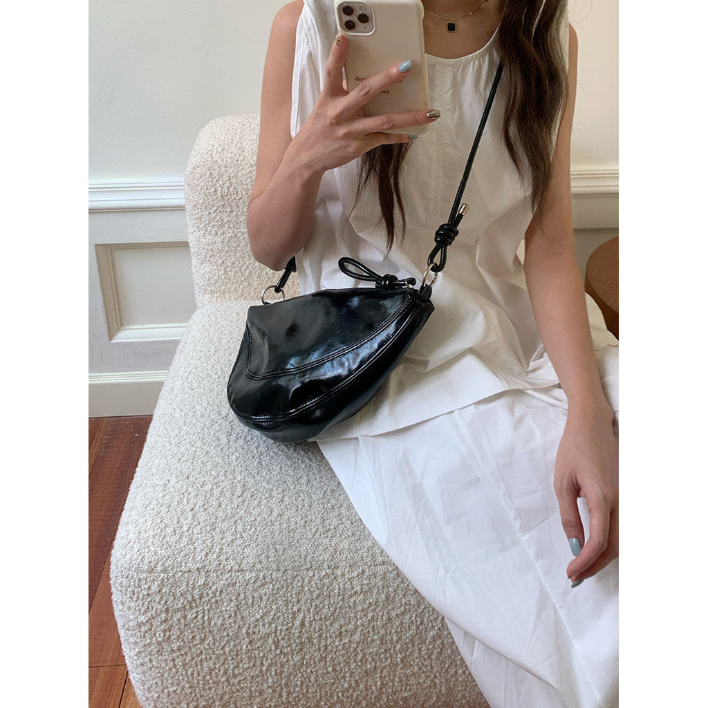 Ielgy Korean Niche Underarm Bag Women's Trendy Fashion Saddle Bag Casual Red Messenger Bag Trendy