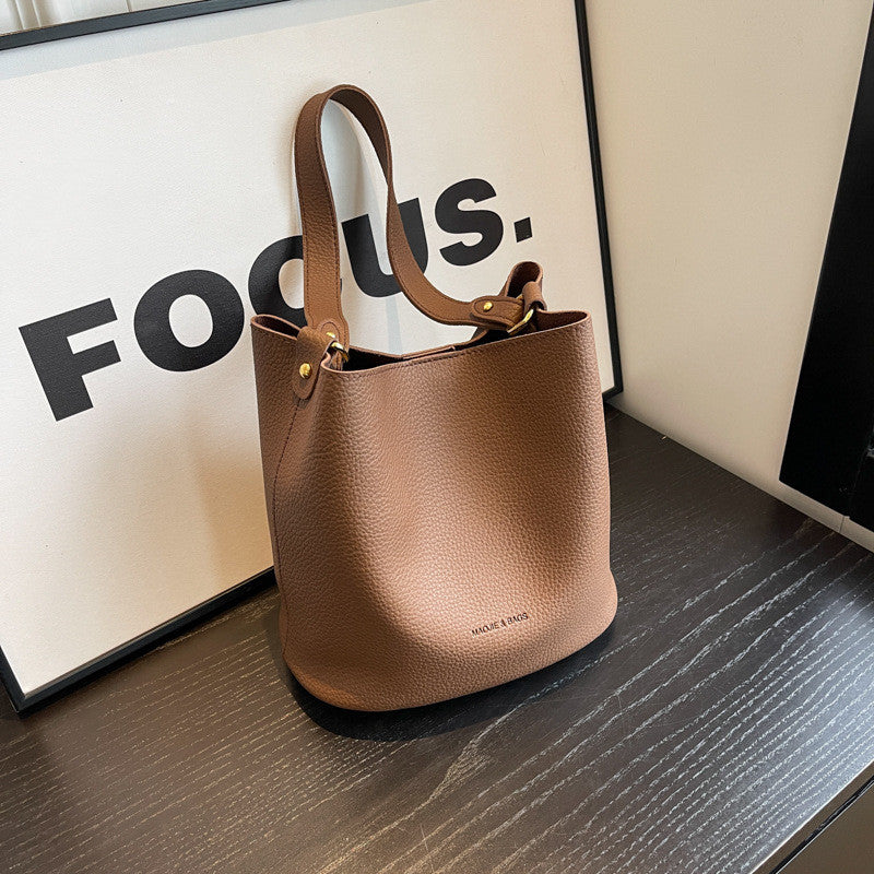 Ielgy Western Style Bucket Bag All-Match Texture One Shoulder Commuter Casual Korean Version