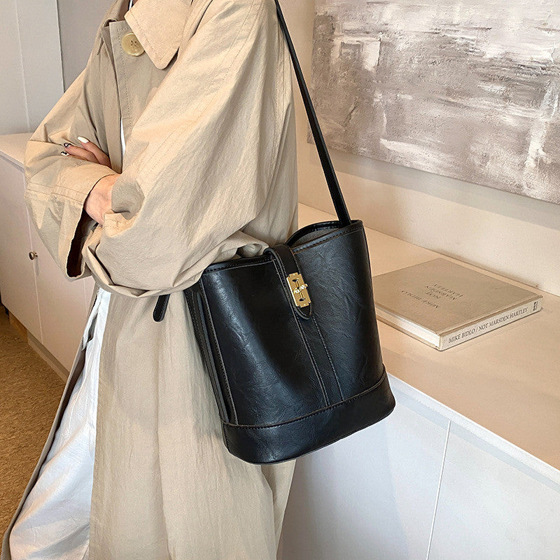 Ielgy Retro Trendy Underarm Bag Fashionable All-Match Bucket Bag Texture Casual Shoulder Bag
