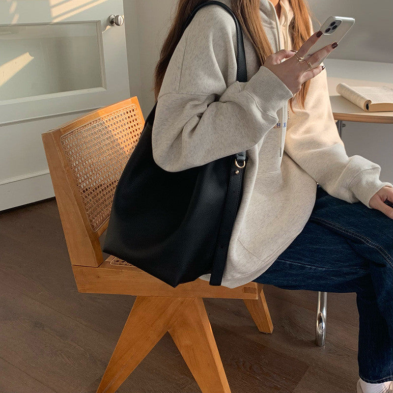 Ielgy Texture Large Bag Fashion Shoulder Messenger Bag Work Commuter Large Capacity Soft Leather Bucket Bag