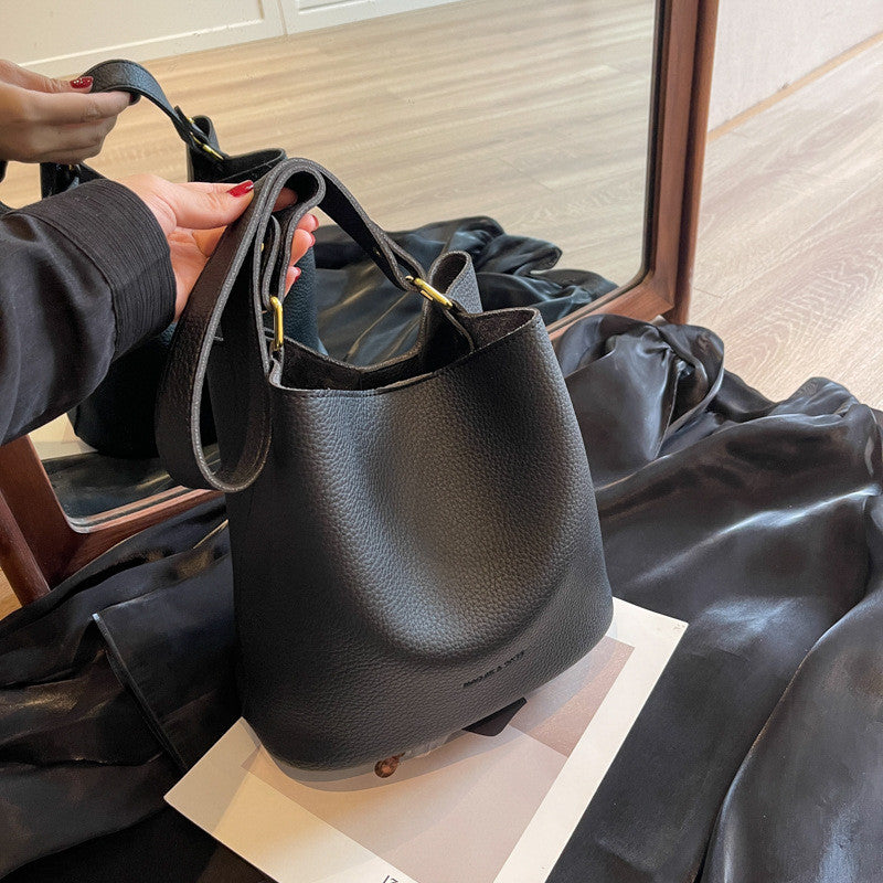 Ielgy Western Style Bucket Bag All-Match Texture One Shoulder Commuter Casual Korean Version