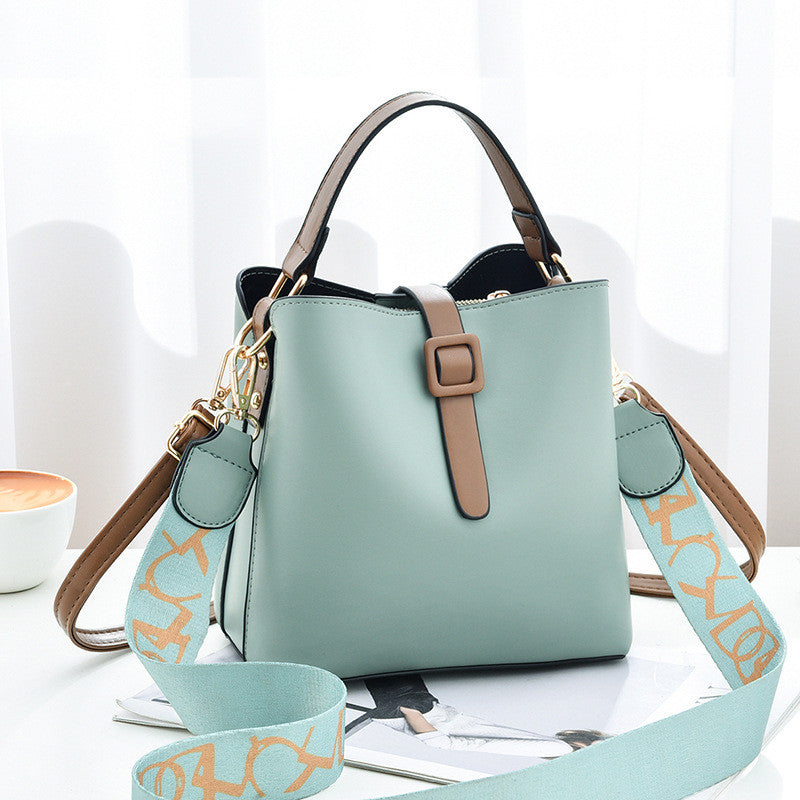 Ielgy Female Broadband Messenger Bag Korean Version Fashion Large Capacity Bucket Bag