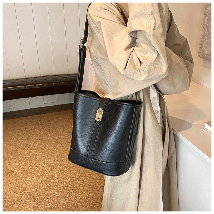 Ielgy Retro Trendy Underarm Bag Fashionable All-Match Bucket Bag Texture Casual Shoulder Bag