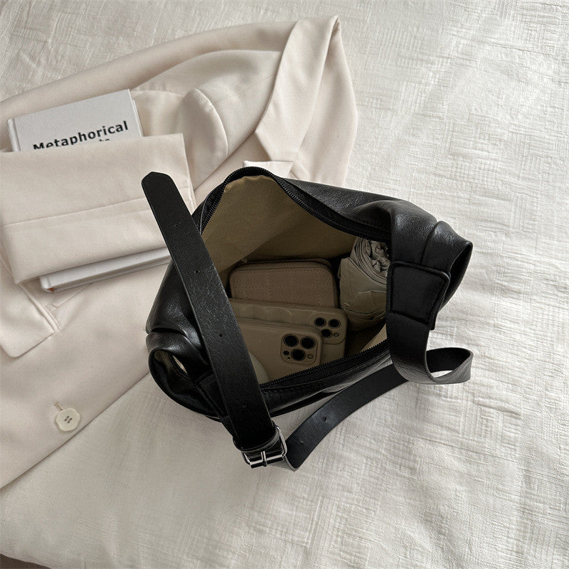 Ielgy Ladies Simple Commuter Underarm Bag Large Capacity Shoulder Tote Bag