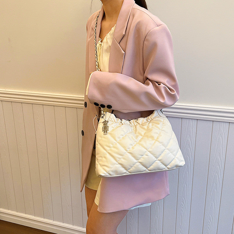 Ielgy Ladies Large-Capacity Shoulder Messenger Bag Texture Portable Diamond Bucket Bag