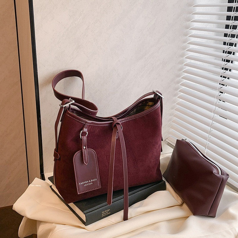 Ielgy Retro Commuter Ladies Shoulder Messenger Bag High-End Texture Niche Tote Bag