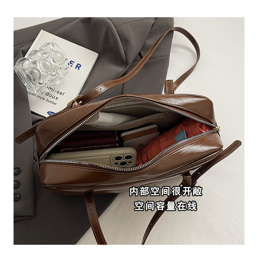 Ielgy Retro All-Match Commuter Bag Portable Underarm Boston Bag Large Capacity One Shoulder