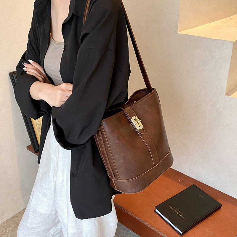 Ielgy Retro Trendy Underarm Bag Fashionable All-Match Bucket Bag Texture Casual Shoulder Bag