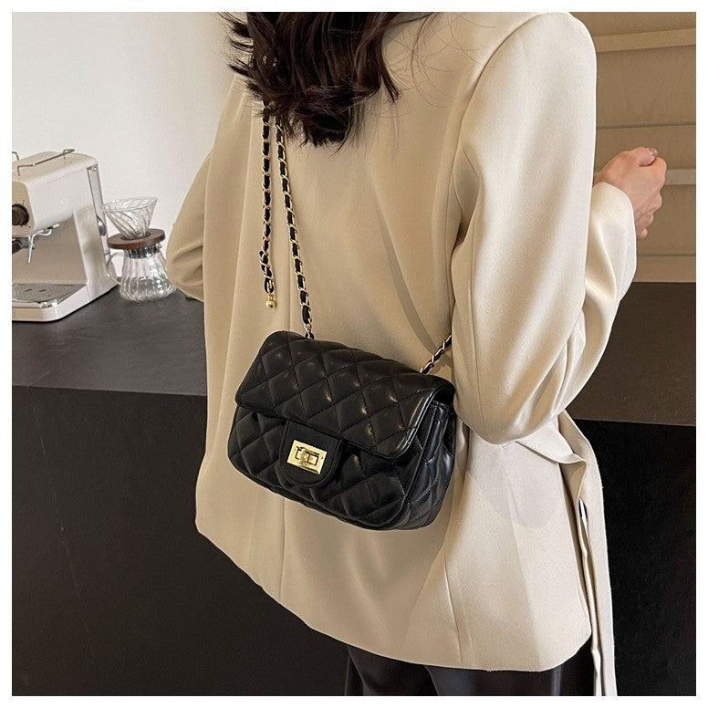 IELGY Women's Classic Black Rhombus Chain Messenger Bag