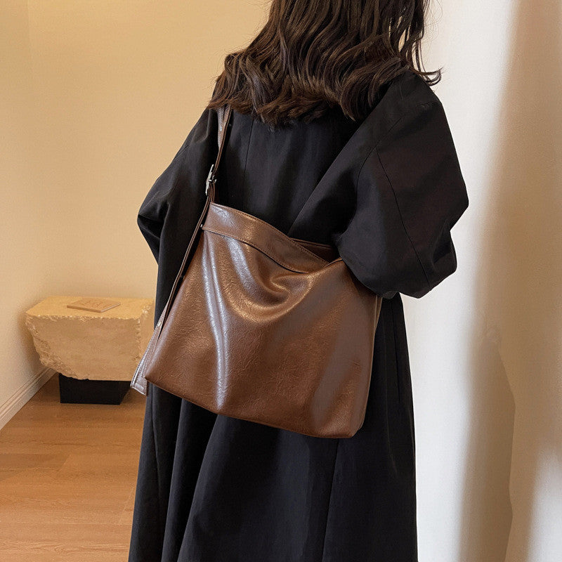 Ielgy Texture Underarm Bag Trendy Retro Casual Large-Capacity Commuter Shoulder Tote Bag