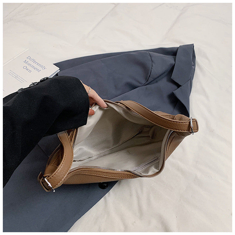 Ielgy Large-Capacity Bag High-End Texture Niche Autumn Winter All-Match One-Shoulder Messenger Rivet Dumpling Bag