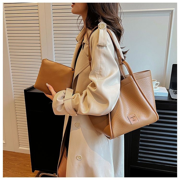 Ielgy Large Capacity Underarm Bag Autumn Winter Trendy Retro Tote Bag