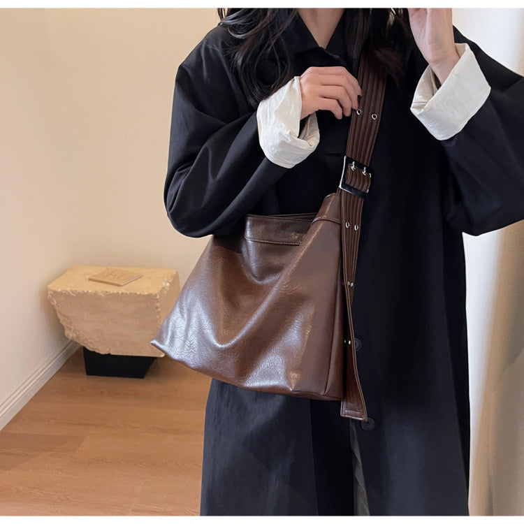 Ielgy Texture Underarm Bag Trendy Retro Casual Large-Capacity Commuter Shoulder Tote Bag