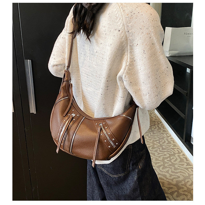 Ielgy Large-Capacity Bag High-End Texture Niche Autumn Winter All-Match One-Shoulder Messenger Rivet Dumpling Bag