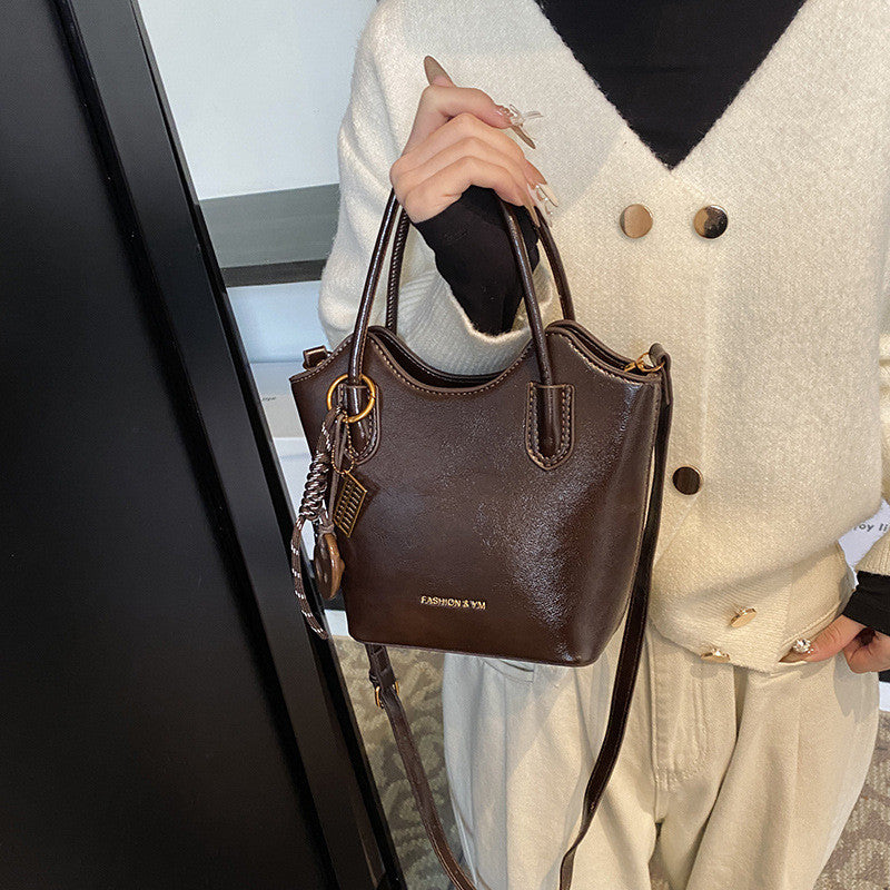 Ielgy Autumn Winter Retro High-End Feeling Fashionable All-Match Messenger Bag Portable Bucket Bag