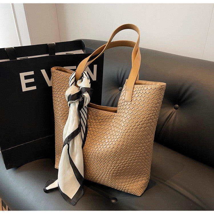 Ielgy Korean Version Work Commuter Large Capacity Bag Autumn Winter Retro Fashion Tote Bag