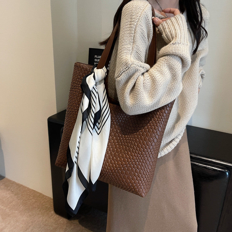 Ielgy Korean Version Work Commuter Large Capacity Bag Autumn Winter Retro Fashion Tote Bag