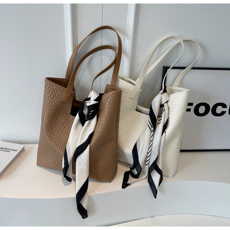 Ielgy Korean Version Work Commuter Large Capacity Bag Autumn Winter Retro Fashion Tote Bag