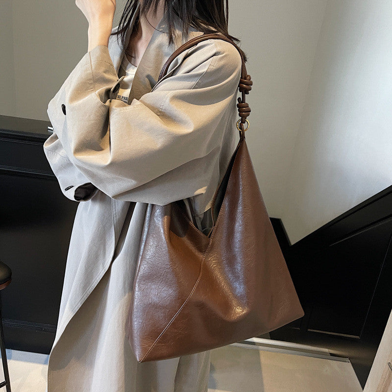 Ielgy Retro Large-Capacity Shoulder Tote Bag High-End Fashion Casual Commuter Messenger Bag