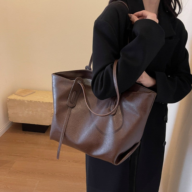 Ielgy Retro Large Capacity Bag Shoulder Commuter Fashion Tote Bag