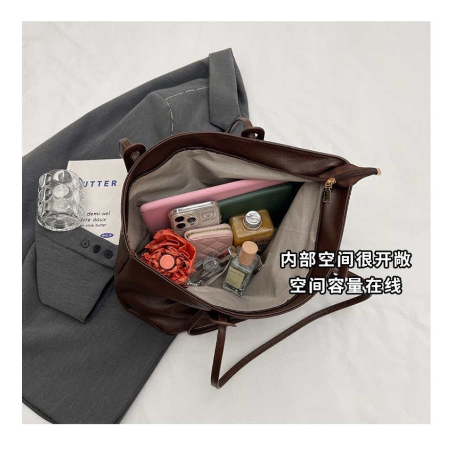 Ielgy Retro Large Capacity Bag Shoulder Commuter Fashion Tote Bag