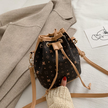 Presbyopic temperament bucket bag Korean version of Joker texture fashion shoulder Messenger bag
