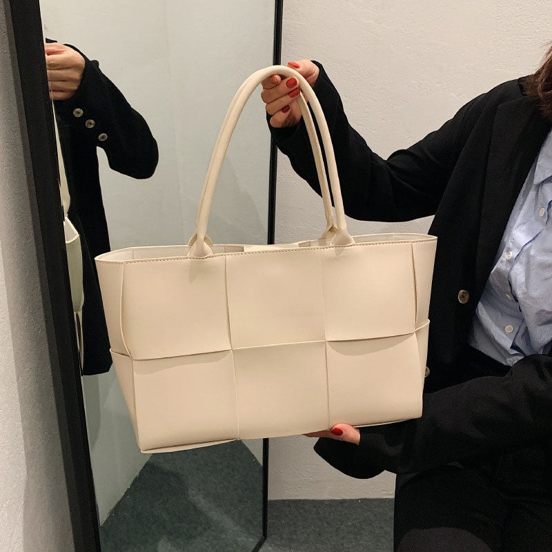 IELGY Ladies braided commuter large capacity handbag