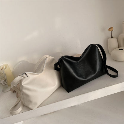 IELGY fashion versatile shoulder bag postman Korean version Hong Kong style large capacity cool messenger solid color