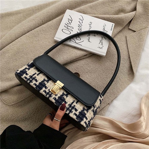 IELGY One-shoulder women's bag under the armor hit the Korean version net red woven handbag women