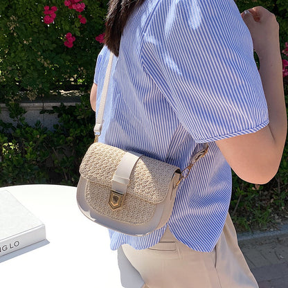 Fashion simple small fresh one shoulder messenger bag Western style saddle bag