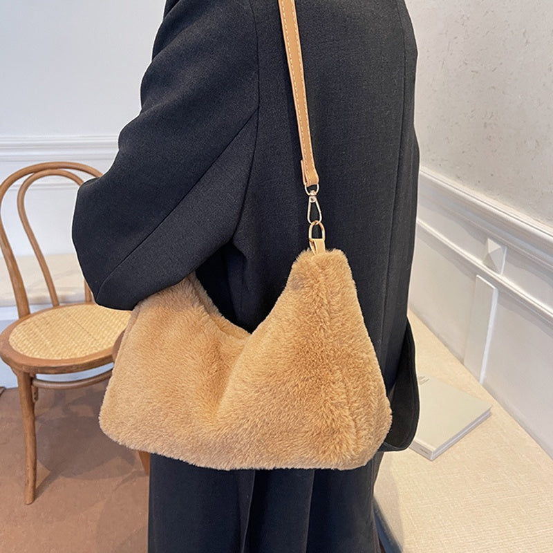 IELGY light and smooth zipper ladies plush solid color shoulder bag