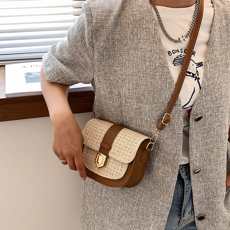 Fashion simple small fresh one shoulder messenger bag Western style saddle bag