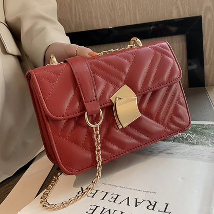 IELGY Korean version of the wild  chain shoulder bag simple fashion  square bag