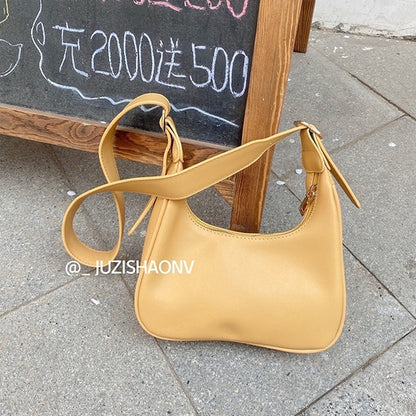 IELGY Baobao female retro armpit medieval bag hand-held crescent Single Shoulder Messenger dumpling baonv Chao