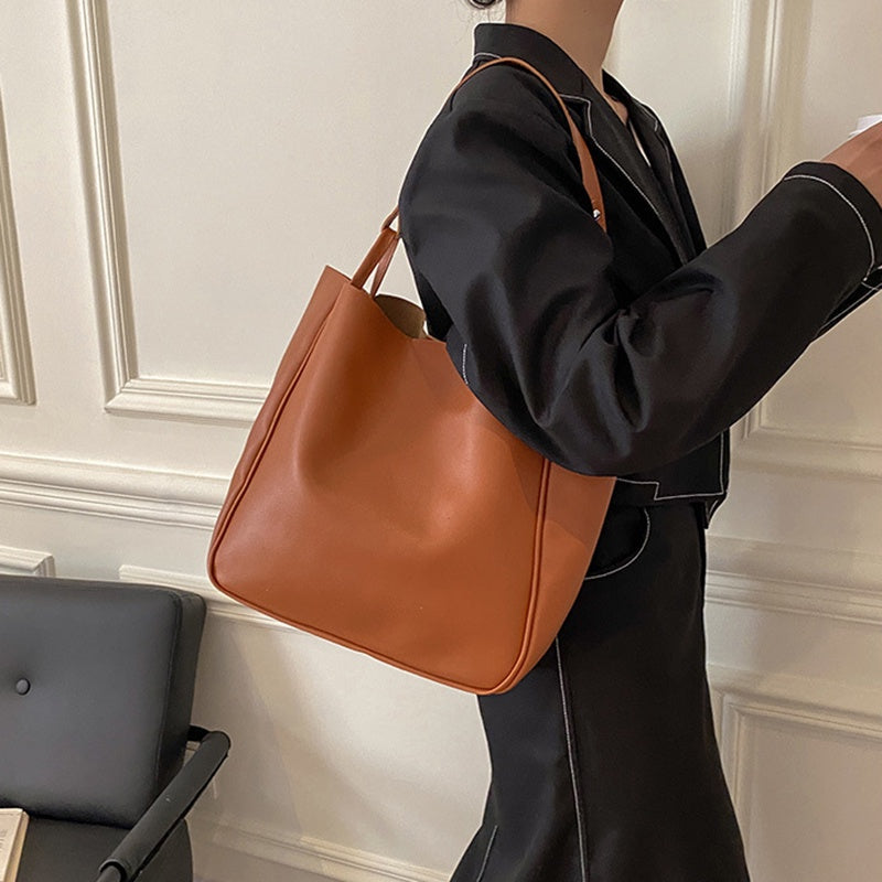 IELGY solid color female texture fashion western style shoulder bag large capacity
