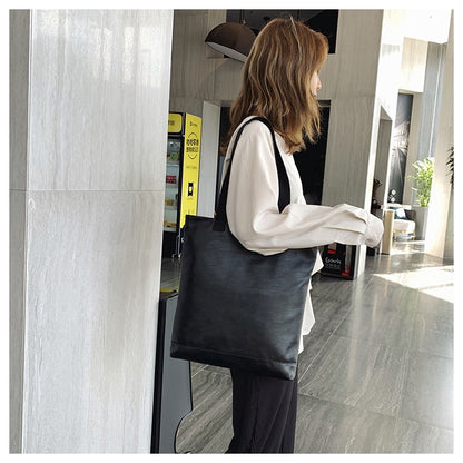 IELGY Single shoulder bag female Korean version of Joker large capacity fashion simple tote bag